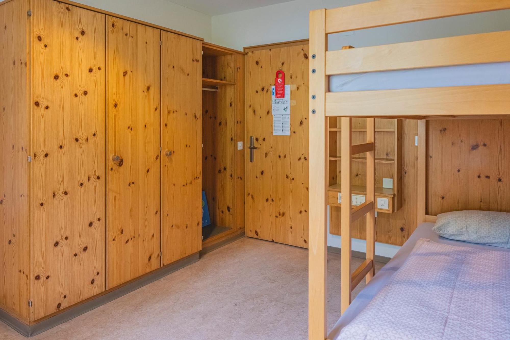 Davos Youth Hostel Экстерьер фото