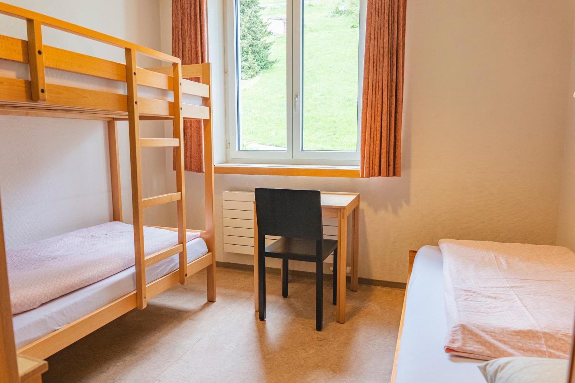 Davos Youth Hostel Экстерьер фото
