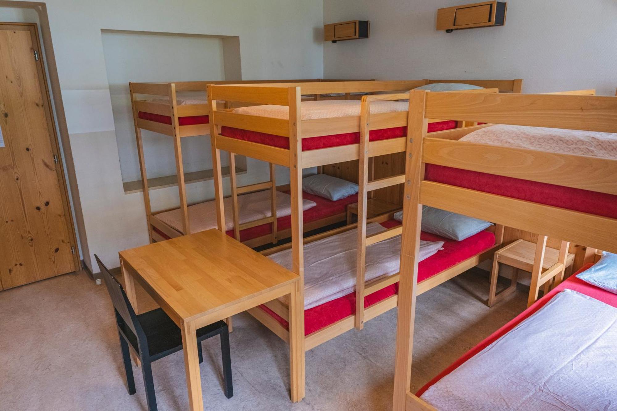 Davos Youth Hostel Экстерьер фото