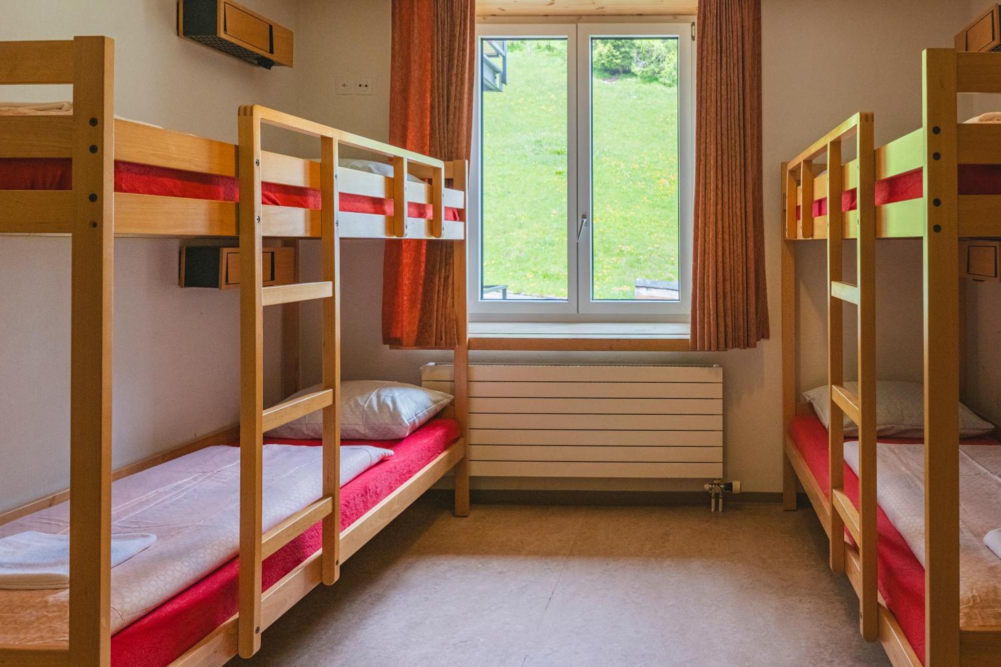 Davos Youth Hostel Экстерьер фото