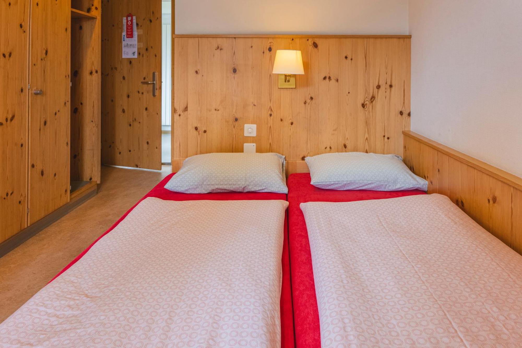 Davos Youth Hostel Экстерьер фото