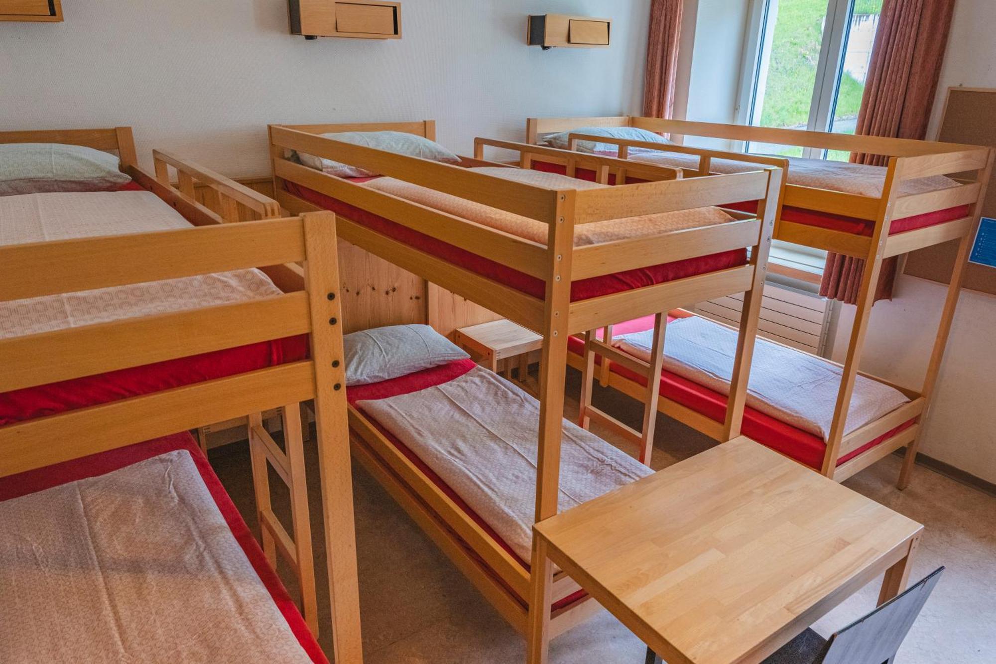 Davos Youth Hostel Экстерьер фото